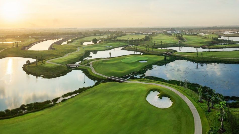 Saigon & Ho Tram Golf Experience
