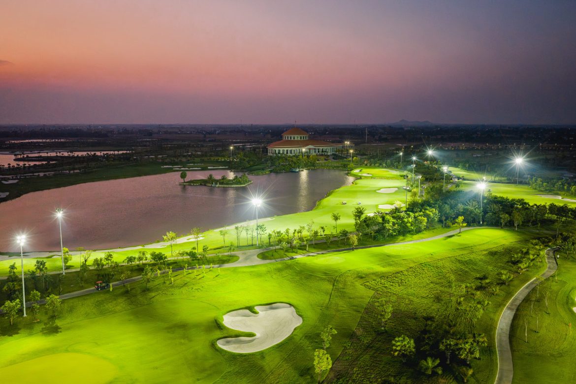 cambodiagolfdeal_chhun_on_lake_course6